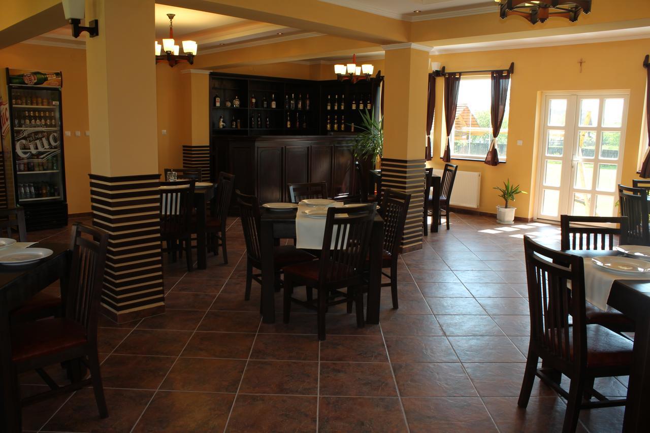 Gyongyvirag Panzio Acomodação com café da manhã Turia Exterior foto